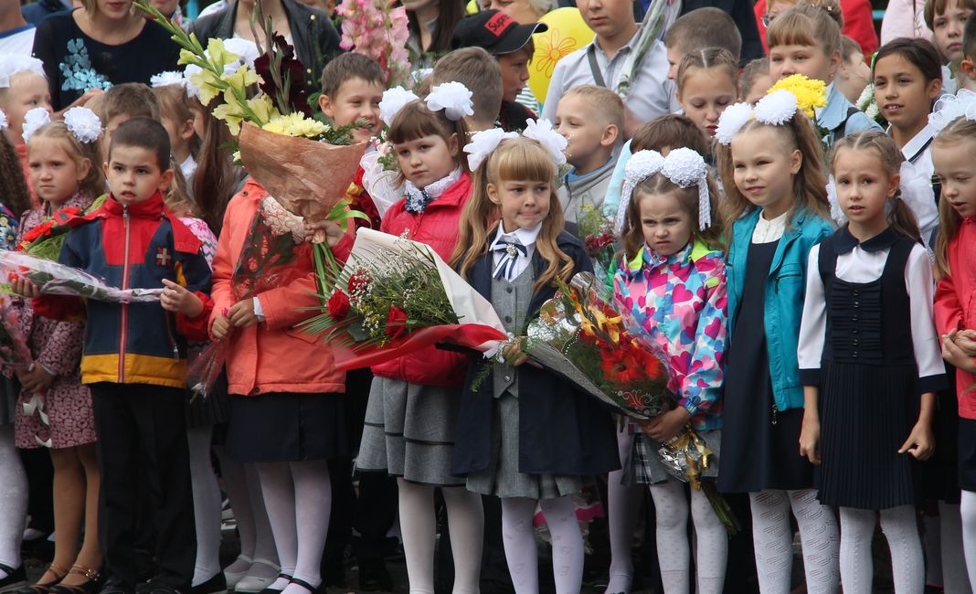 Школа 64 лесной. Школа 76 Лесной Свердловская область. Школа 76 город Лесной. Город Лесной школа 64. Школа 73 город Лесной Свердловская область.